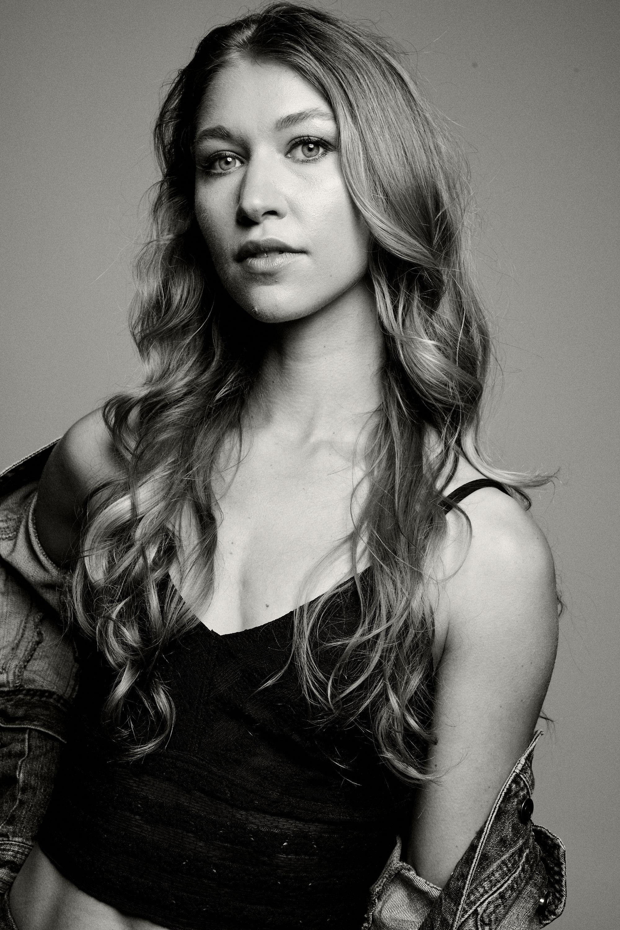 Sara Taskinen backdrop