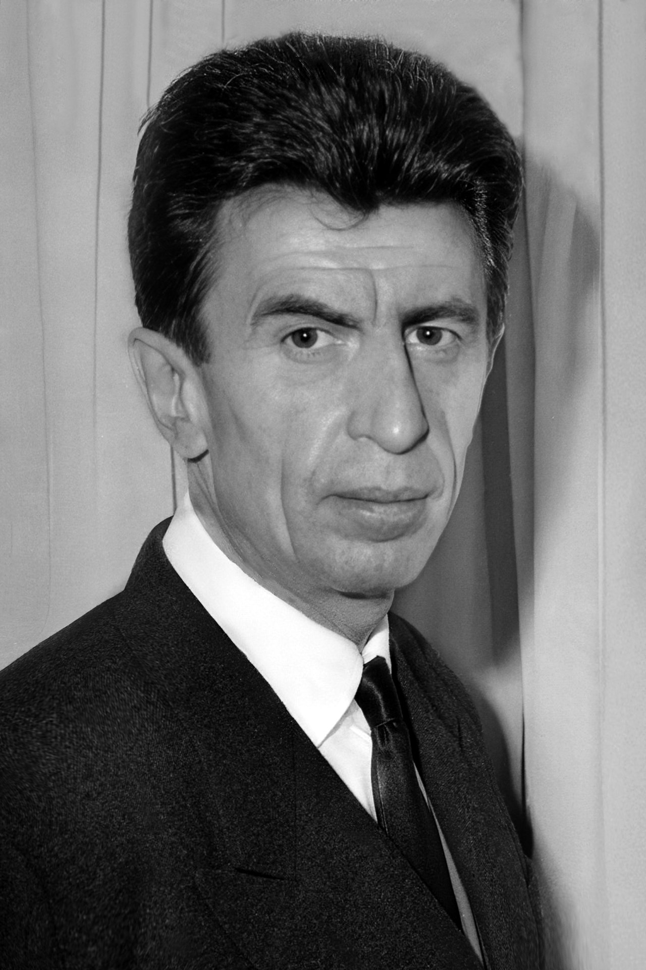 Fernand Pouillon backdrop