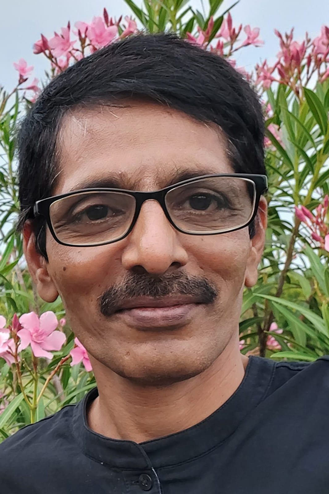 Ramesh Vaidya backdrop