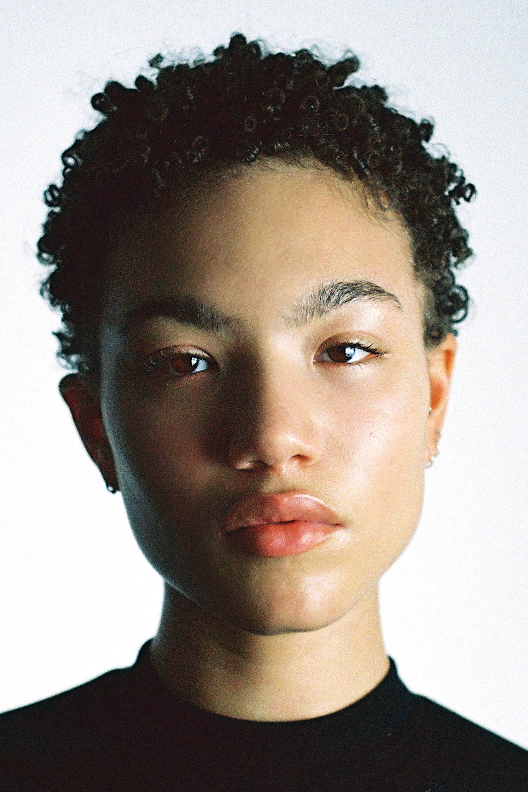 Louiza Aura backdrop