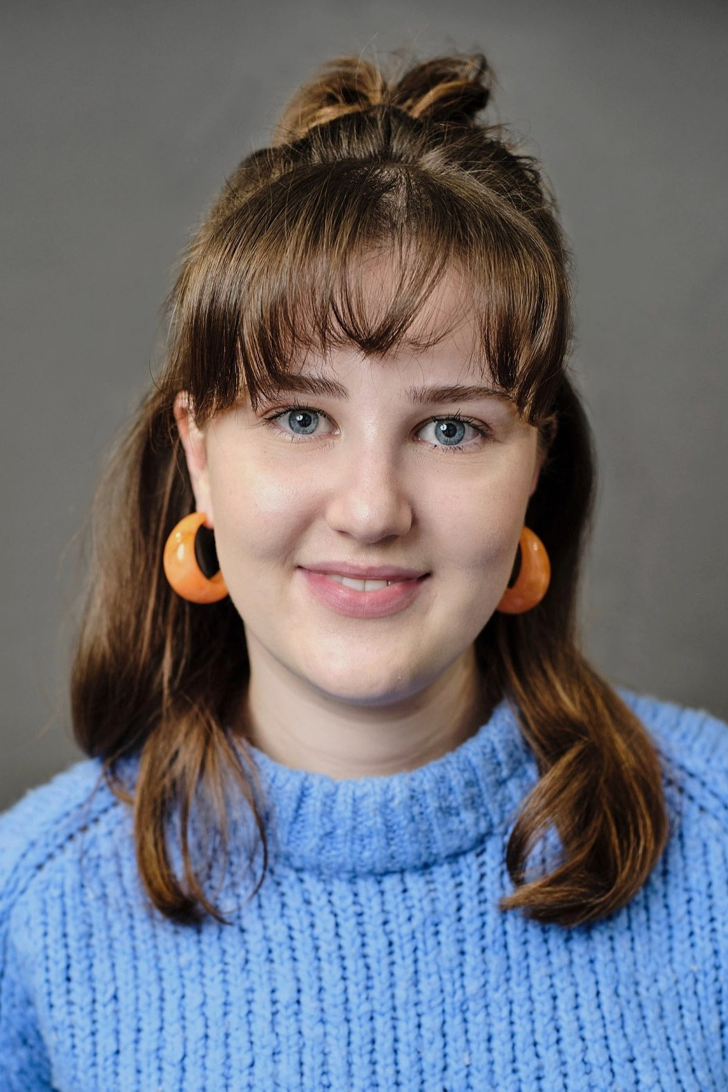 Hannah Mullen backdrop