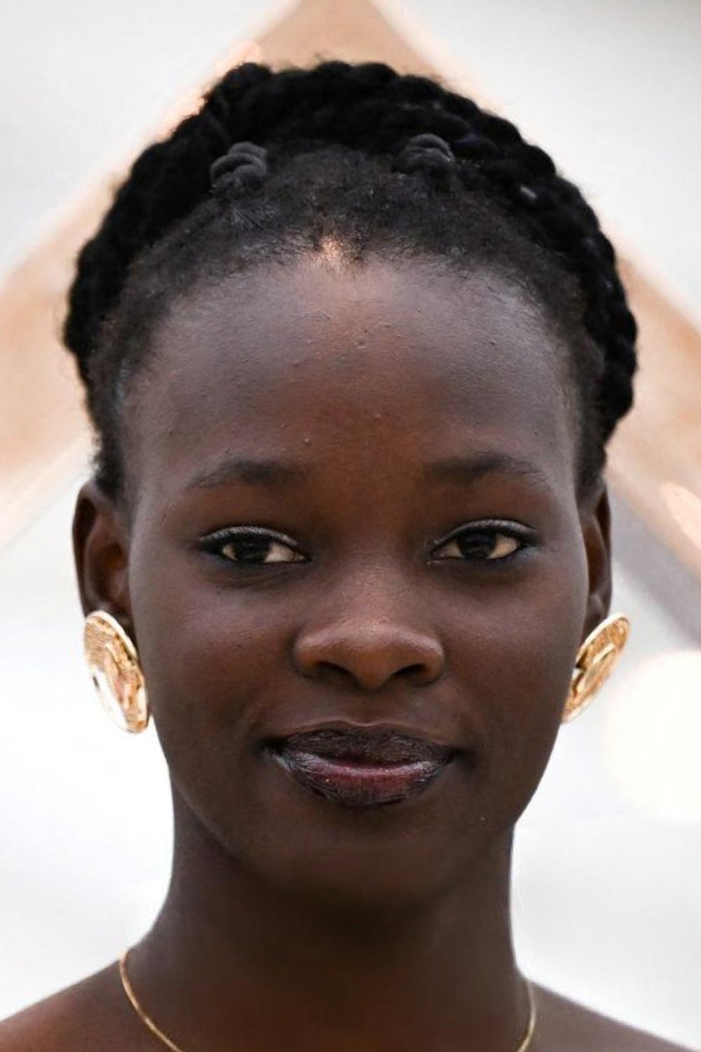 Anna Thiandoum backdrop