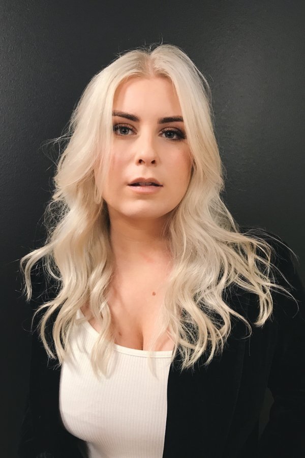 Mikaela Hamilton backdrop