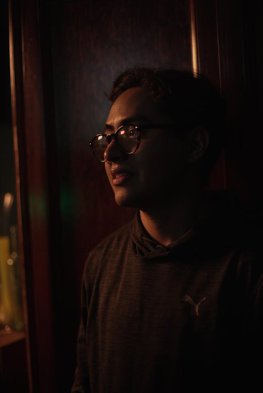 Max Vázquez Montúfar backdrop