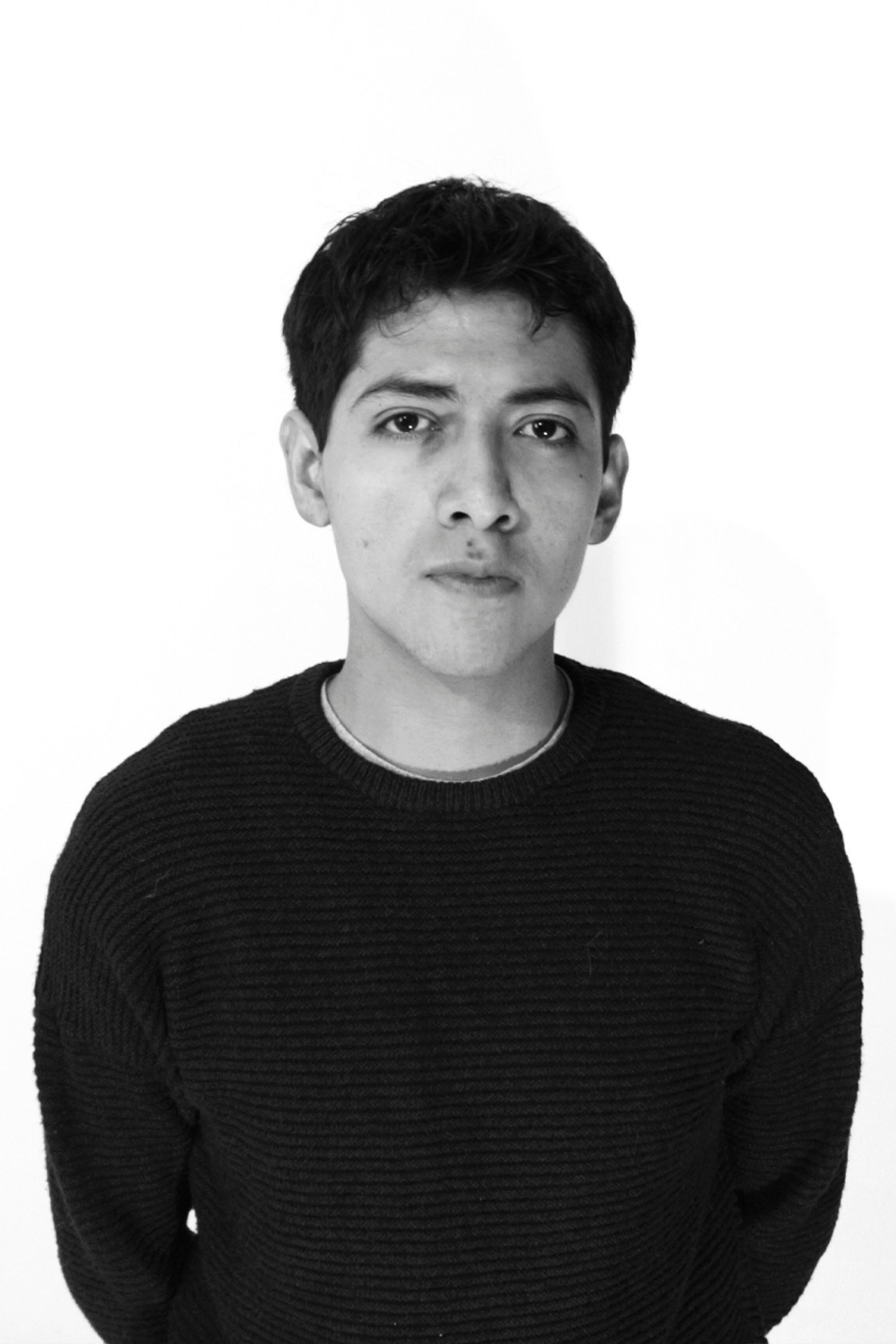 Gustavo Marín backdrop