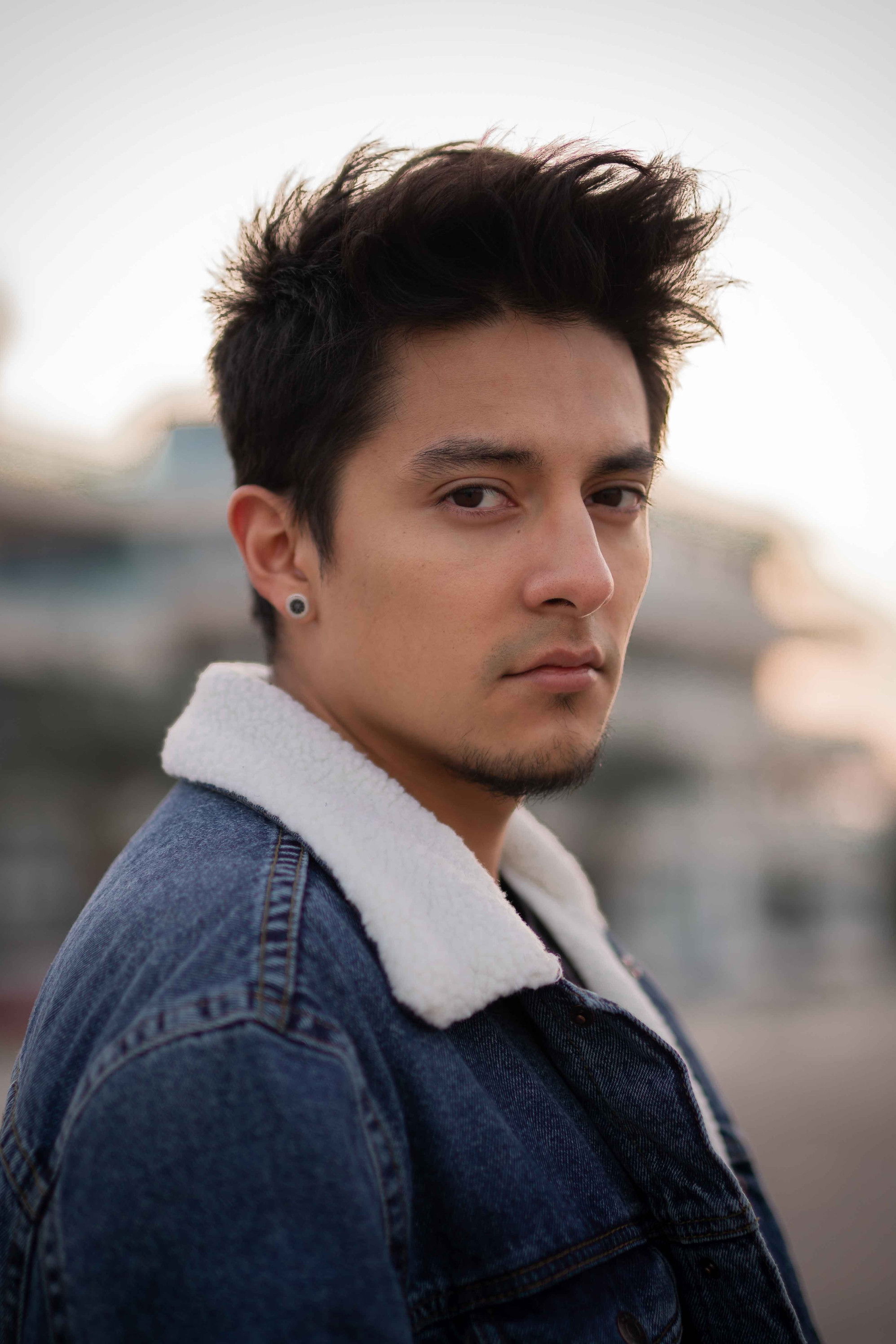 Damar del Verde backdrop