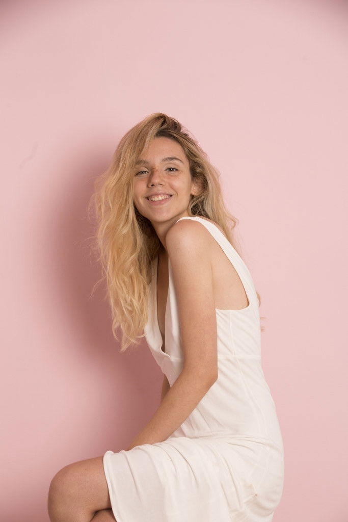 Laura Mateos backdrop