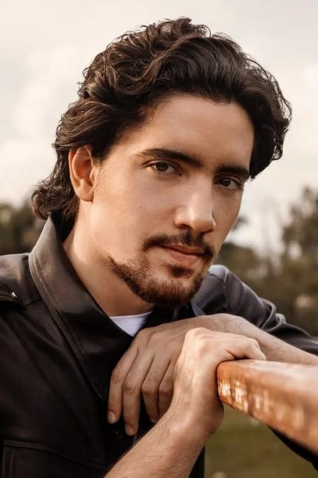 Álex Fernández backdrop