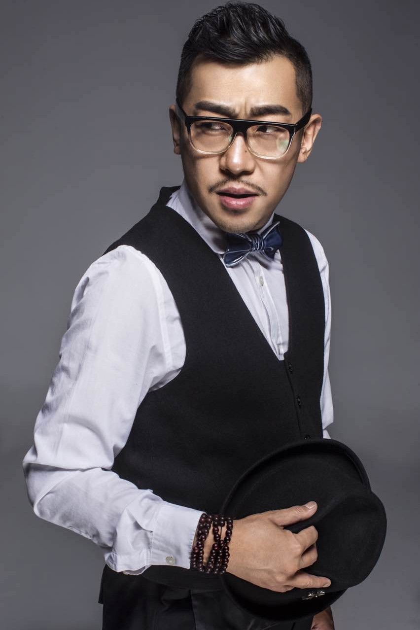 Wu Mingxuan backdrop