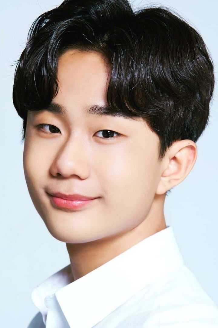 Yoo Sung-min backdrop