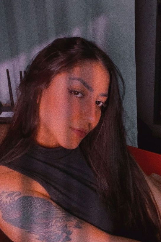 Kamila Pereira Lopes backdrop