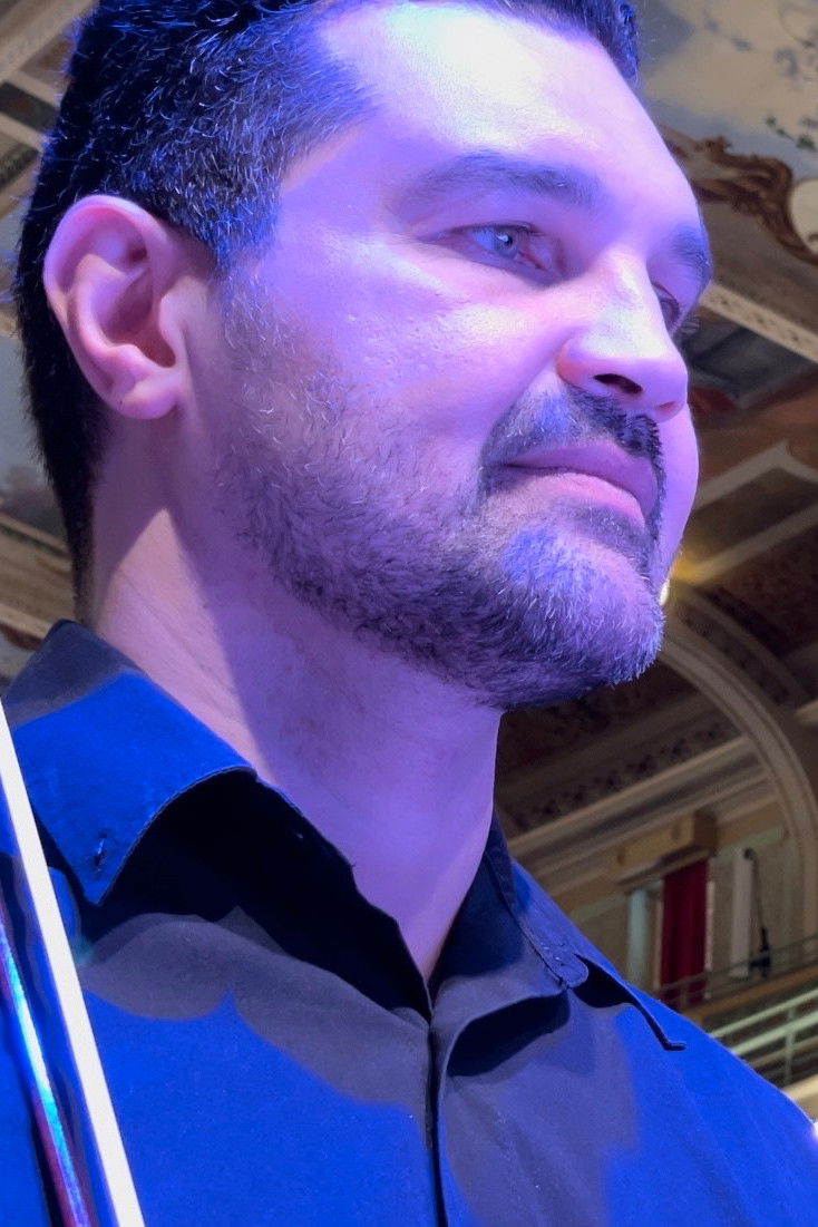 Ladislau Brun backdrop