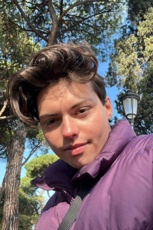 Igor Ferreira backdrop