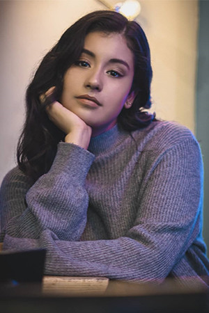 Joanna Ibáñez backdrop