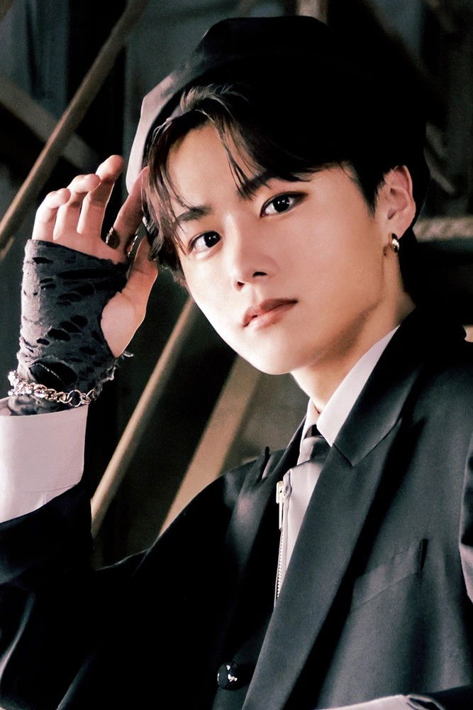 Morishita Shion backdrop