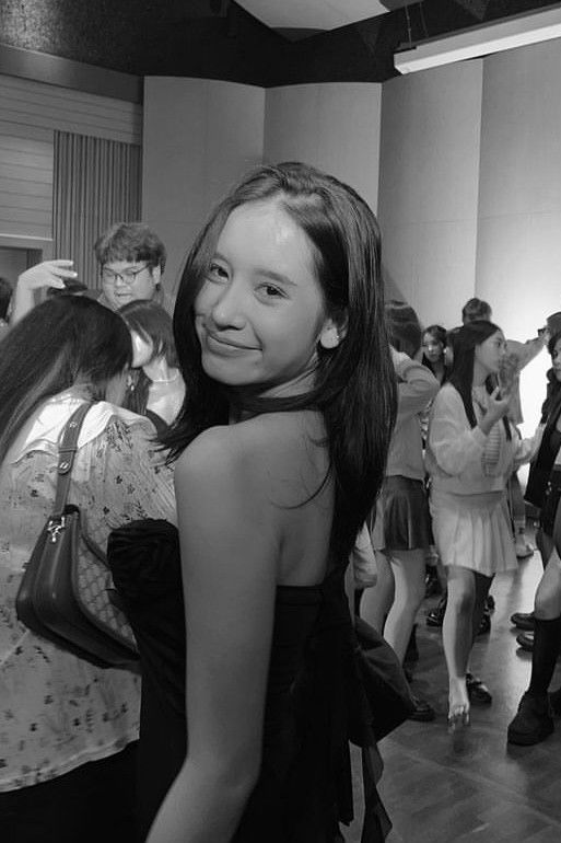 Phatharavadee Nivatworakul backdrop