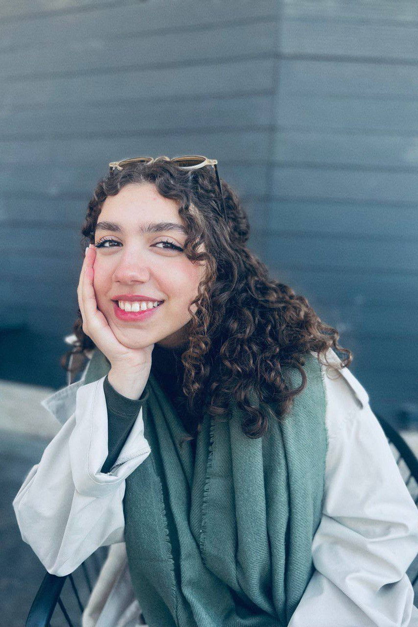 Anil Bahrami backdrop