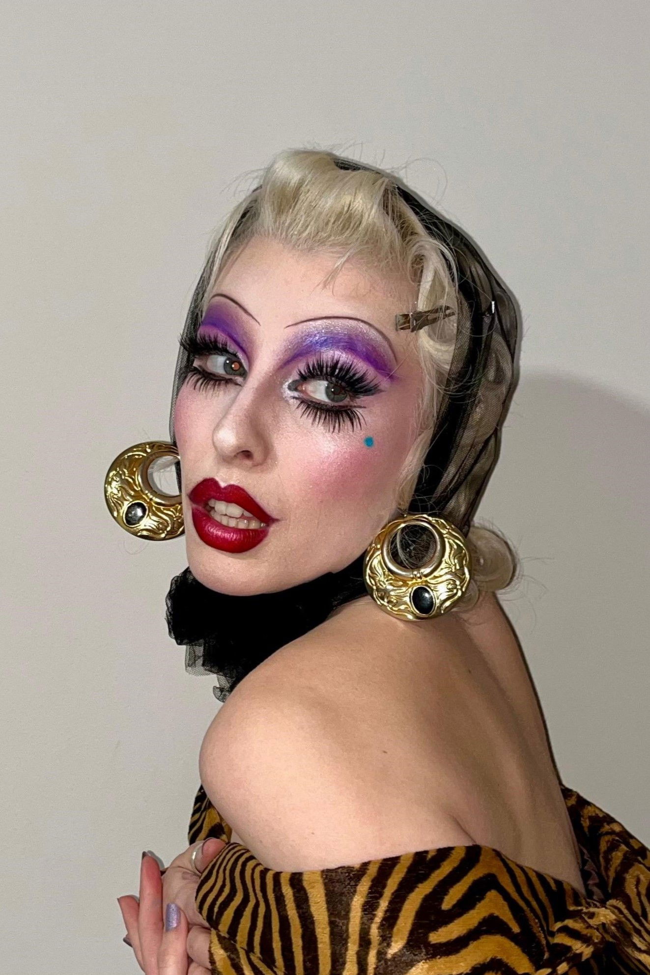 Elena Aranssay backdrop