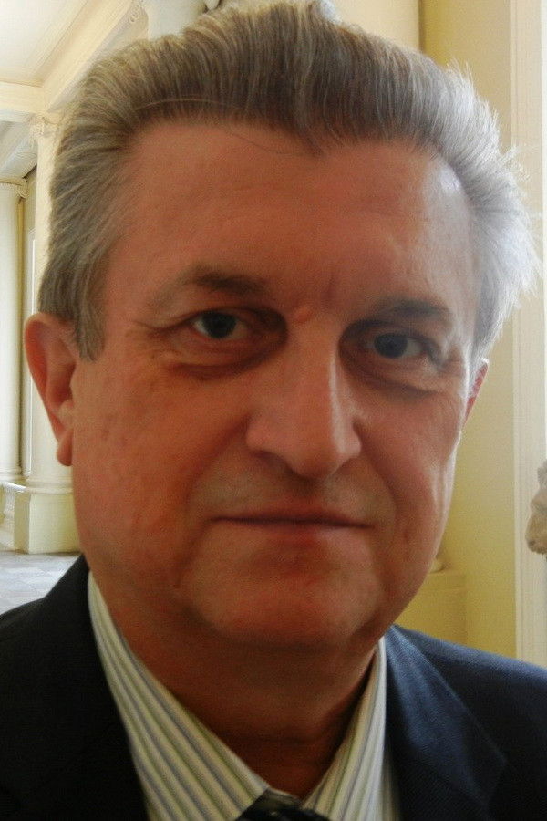 Aleksandr Begman backdrop