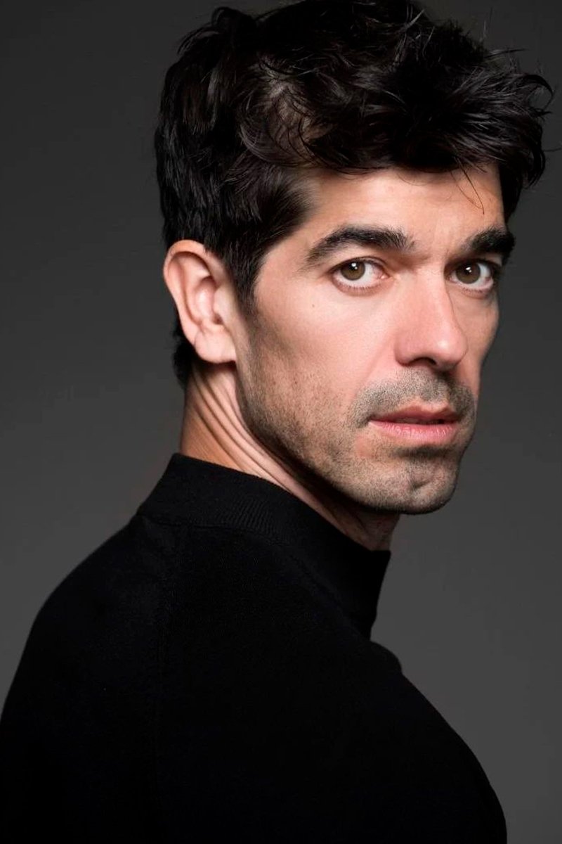 José Carlos Illanes backdrop