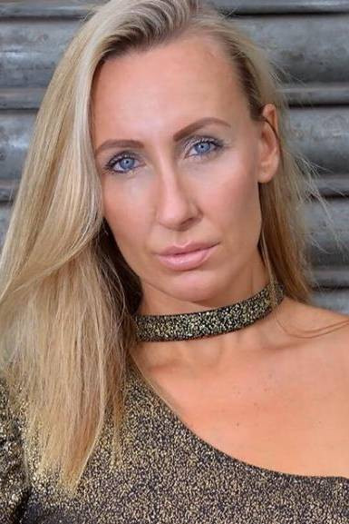 Tayah Kansik backdrop