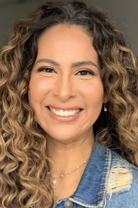 Michele Muniz backdrop