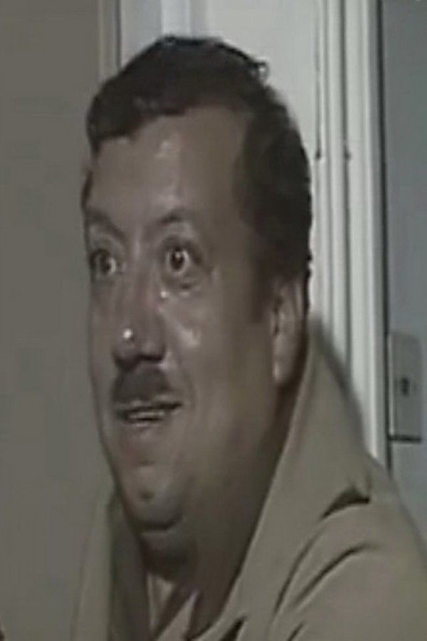 مصطفى الكواوي backdrop