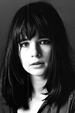 Leonora Fani backdrop