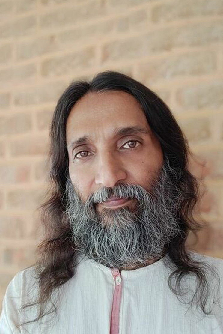 Manoj Pavitran backdrop