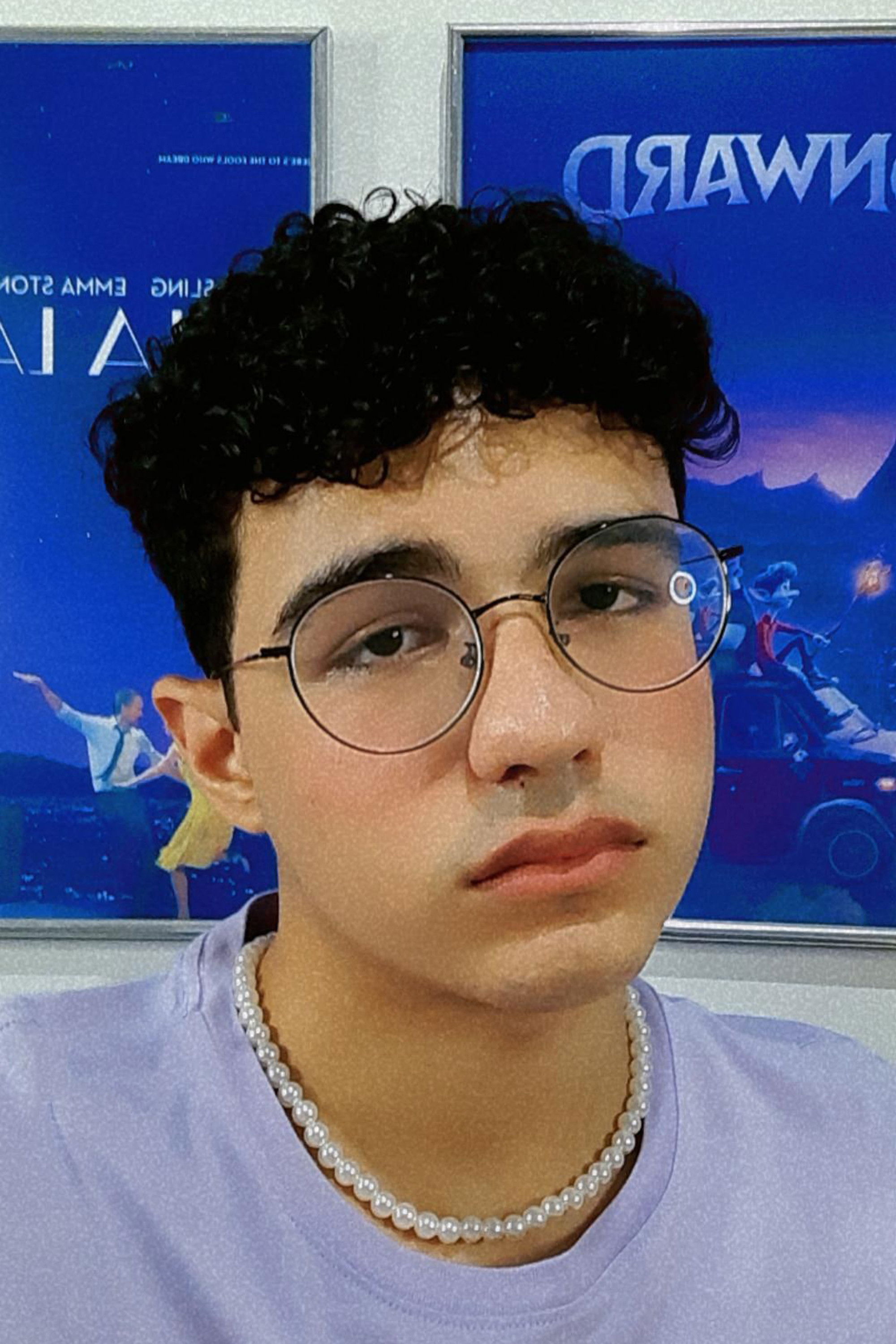 William Almeida backdrop