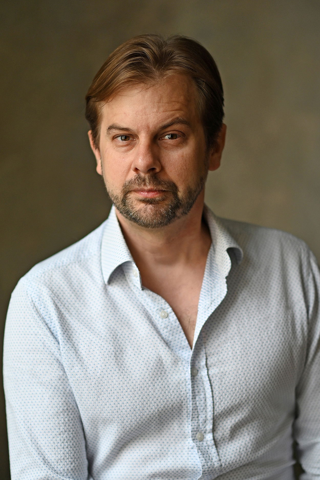 Nicolas Hackenberg backdrop