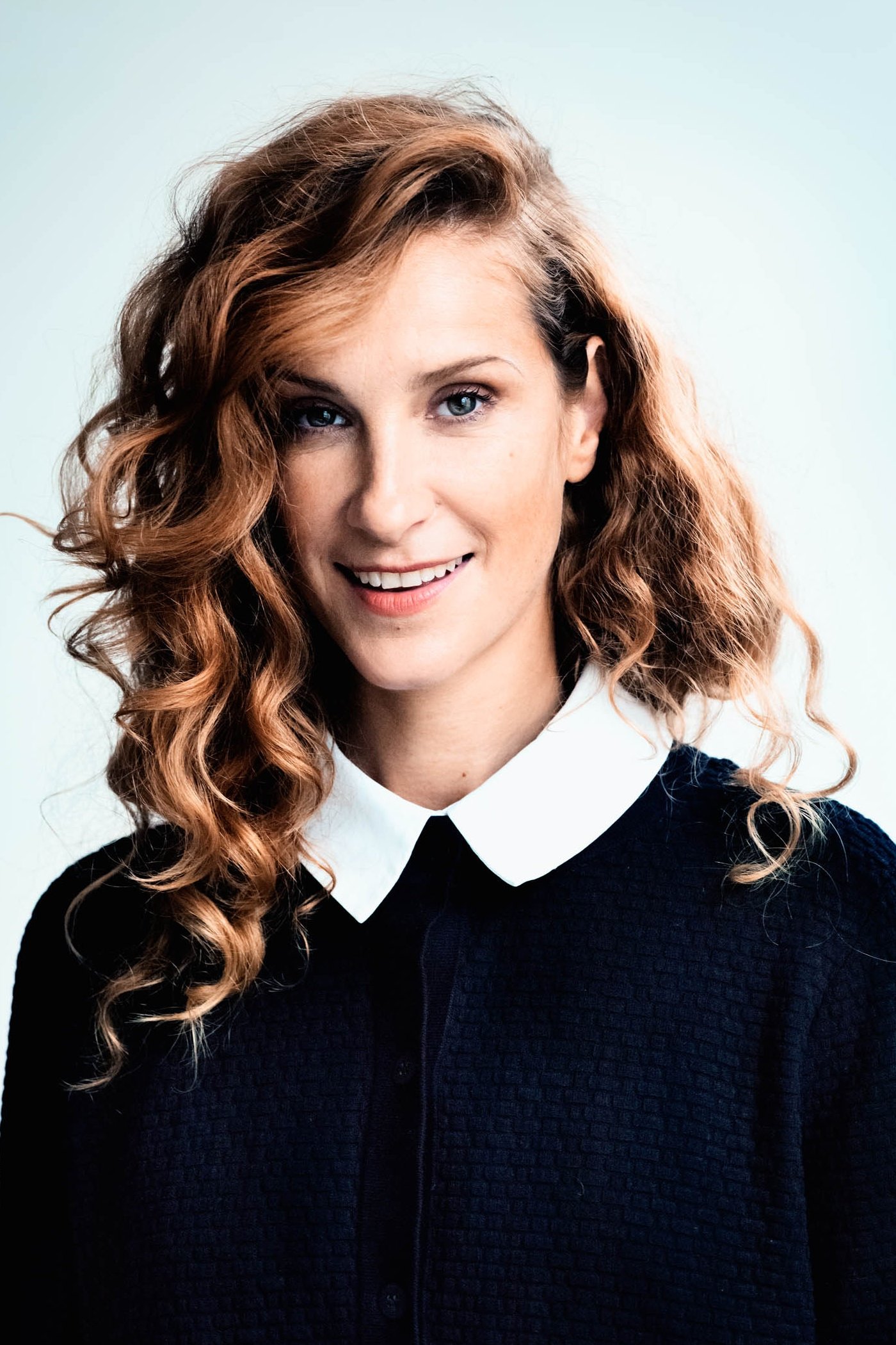 Chiara Schoras backdrop