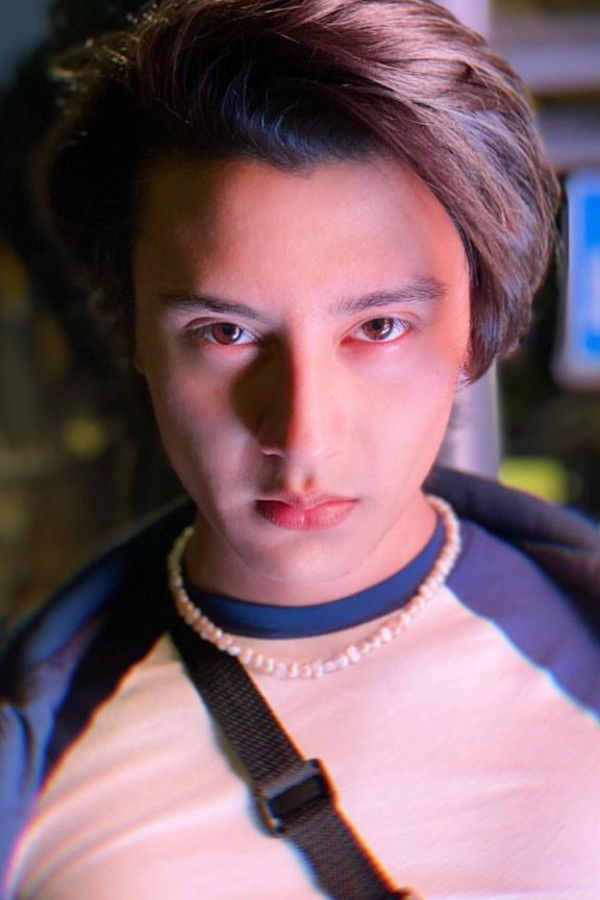 Arnold Cortés Cabrales backdrop