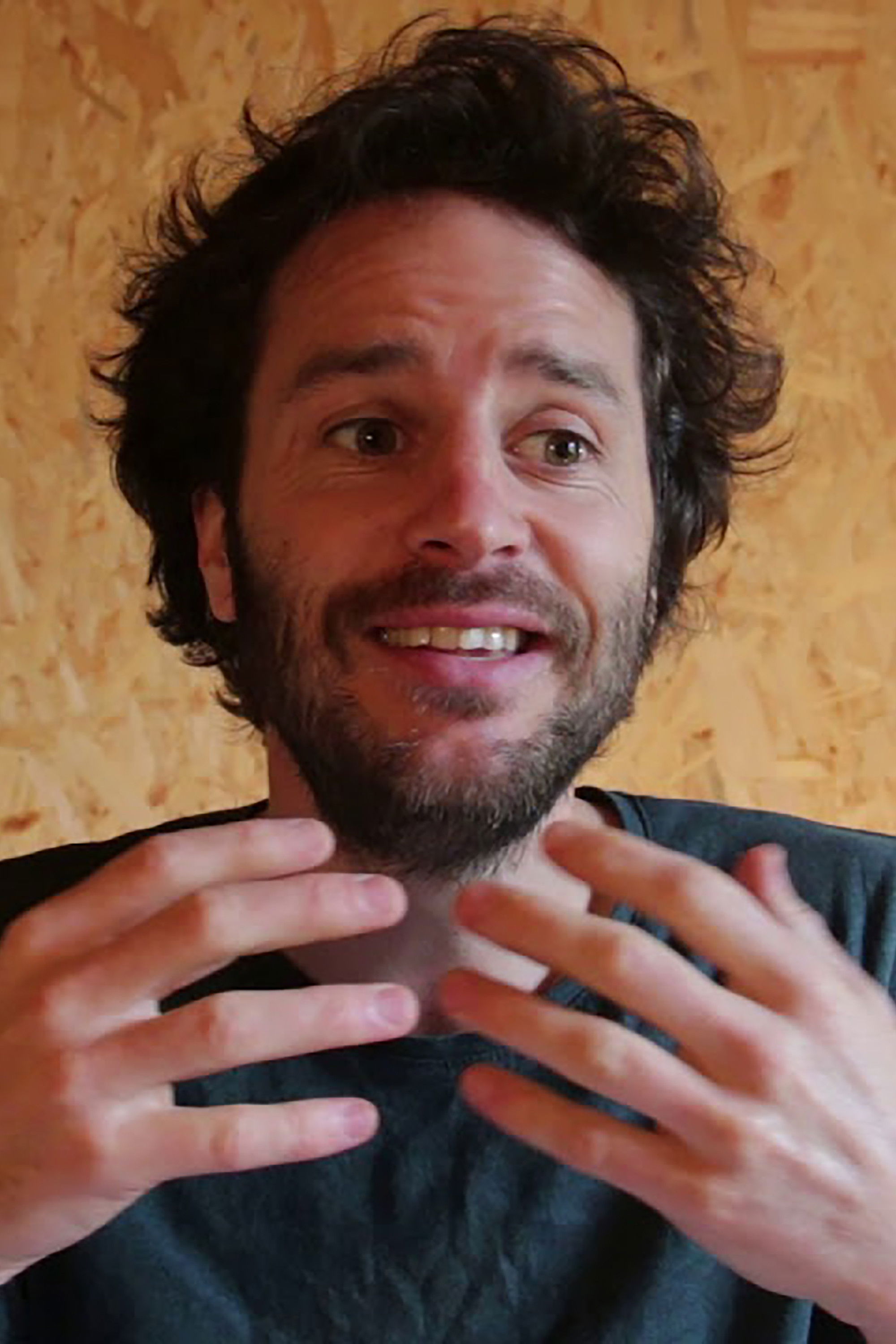 Simon Tanguy backdrop