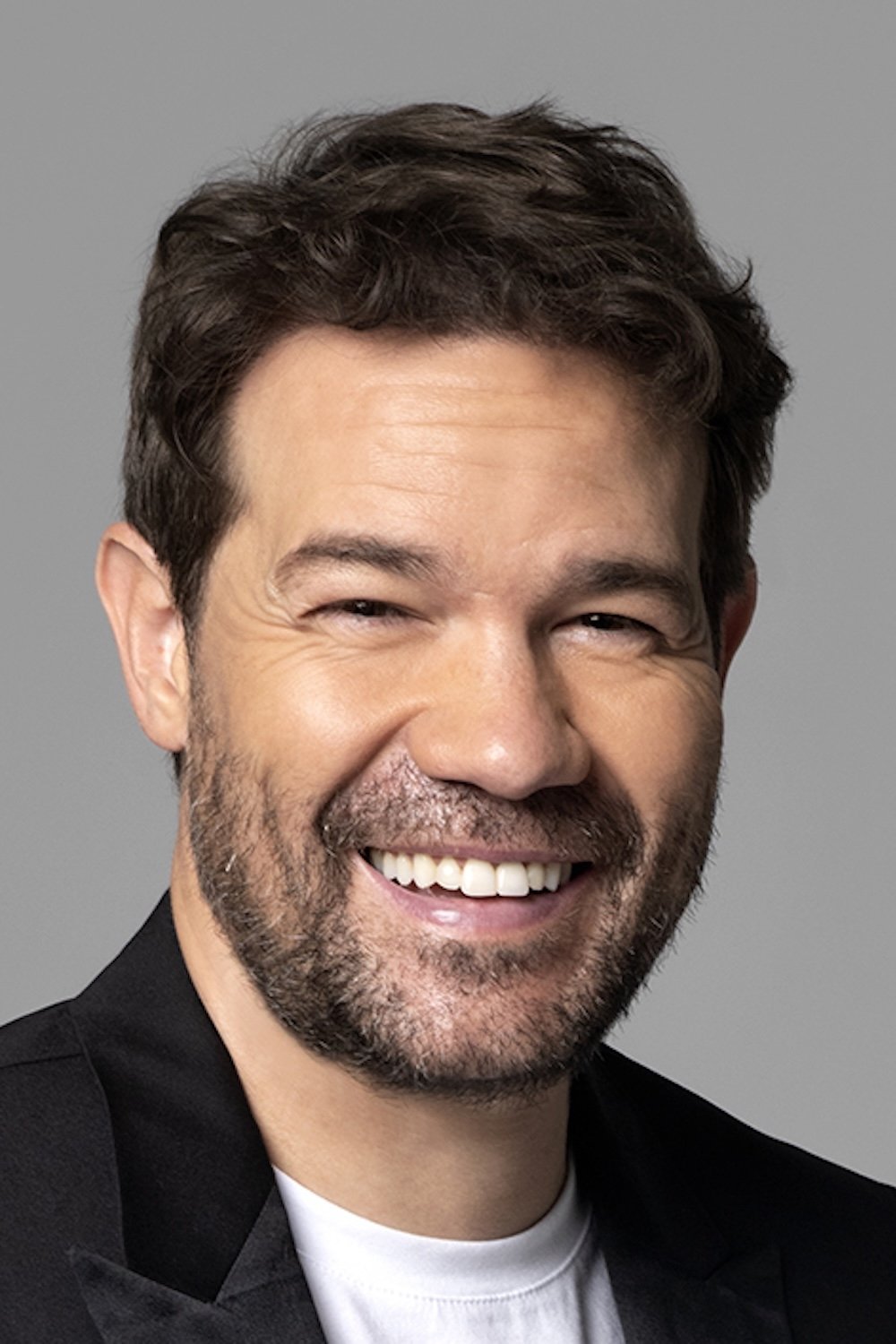 Juan Dávila backdrop