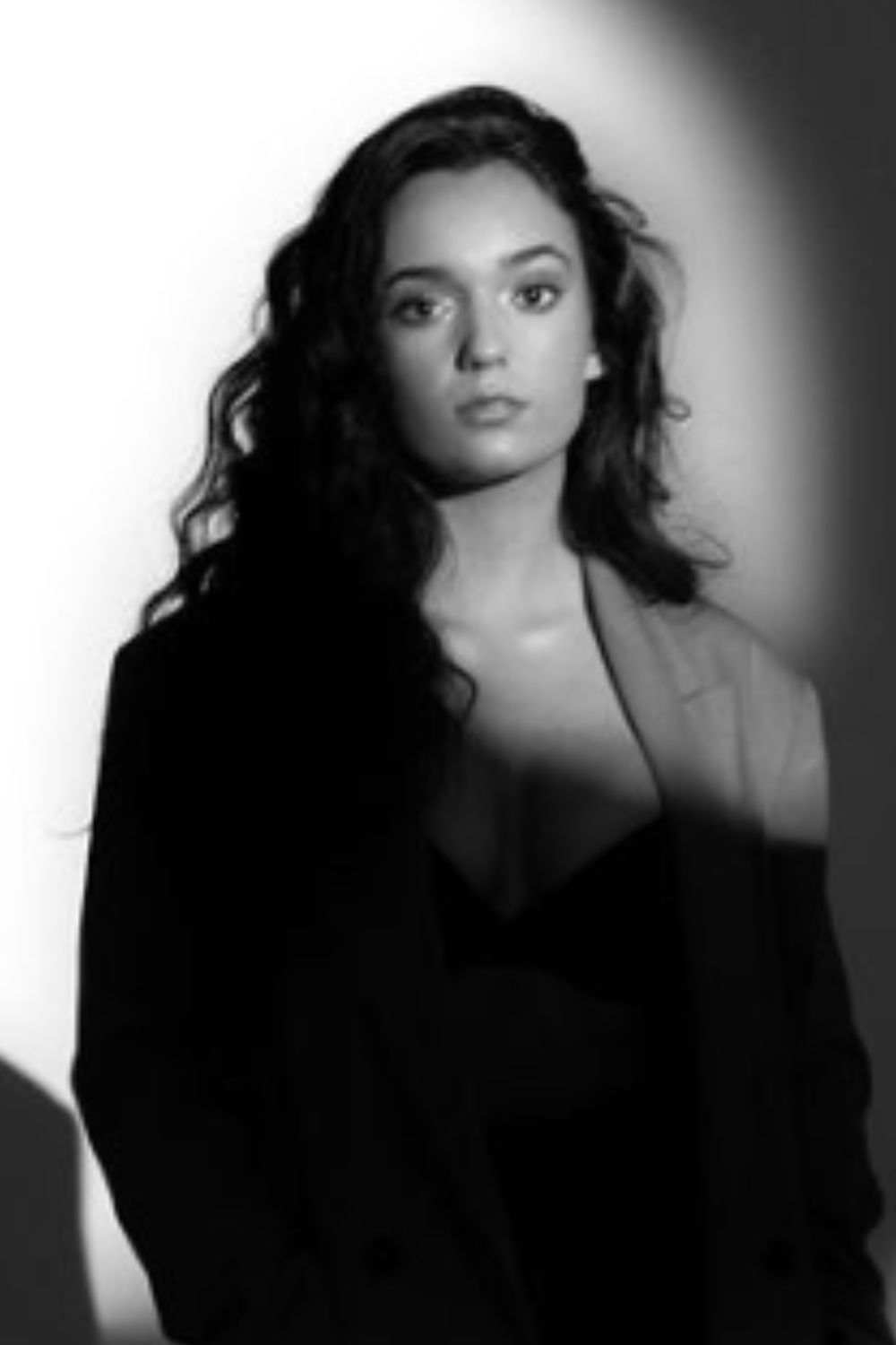 Uxía Suevos backdrop