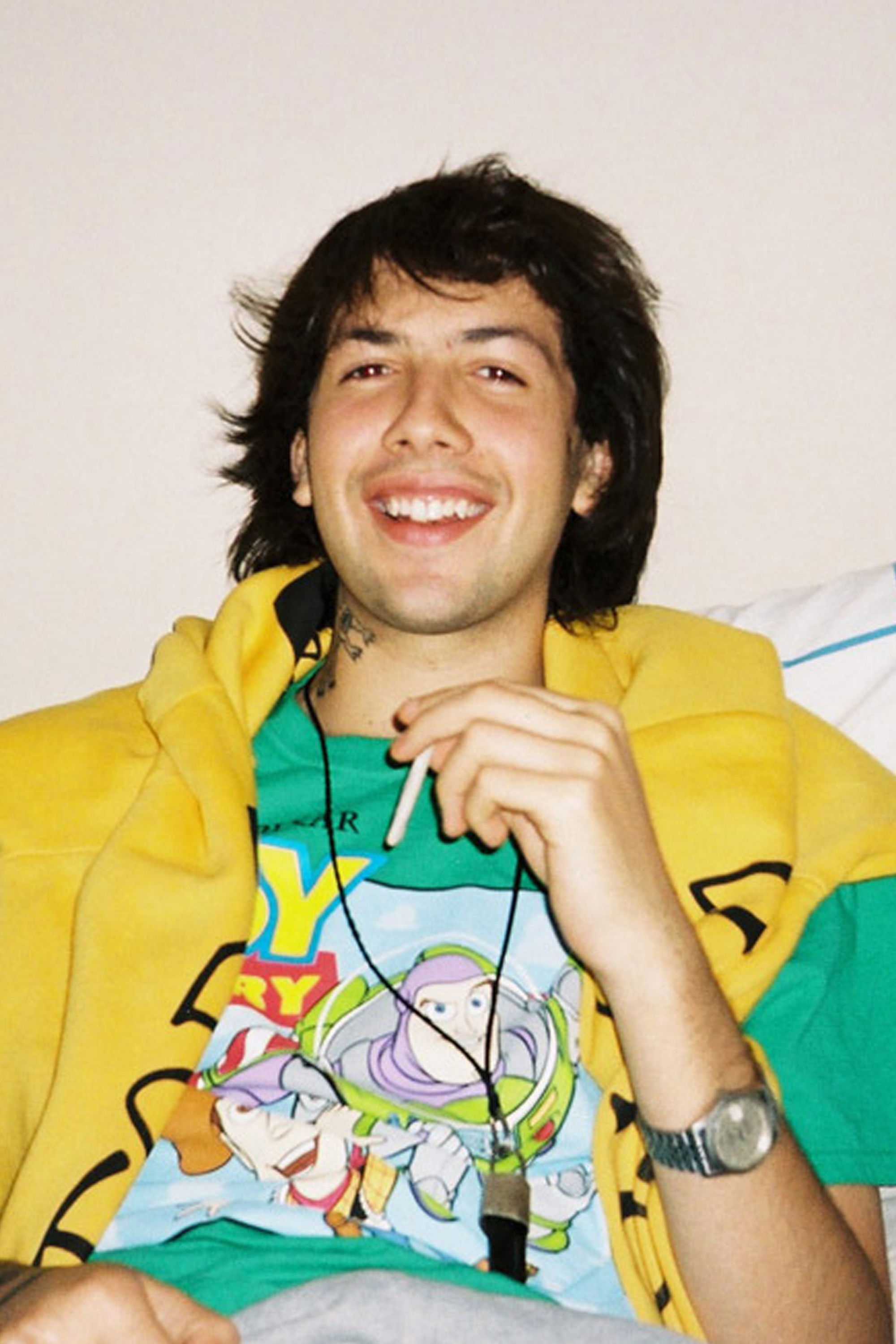 Simón Saieg backdrop