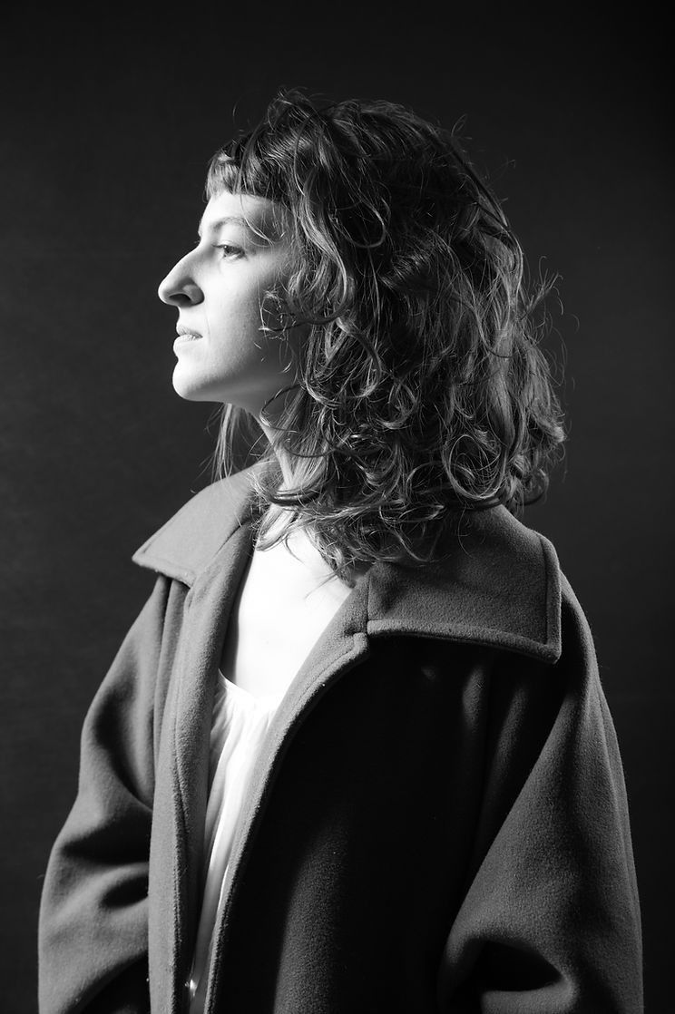 Manuela Pereira backdrop