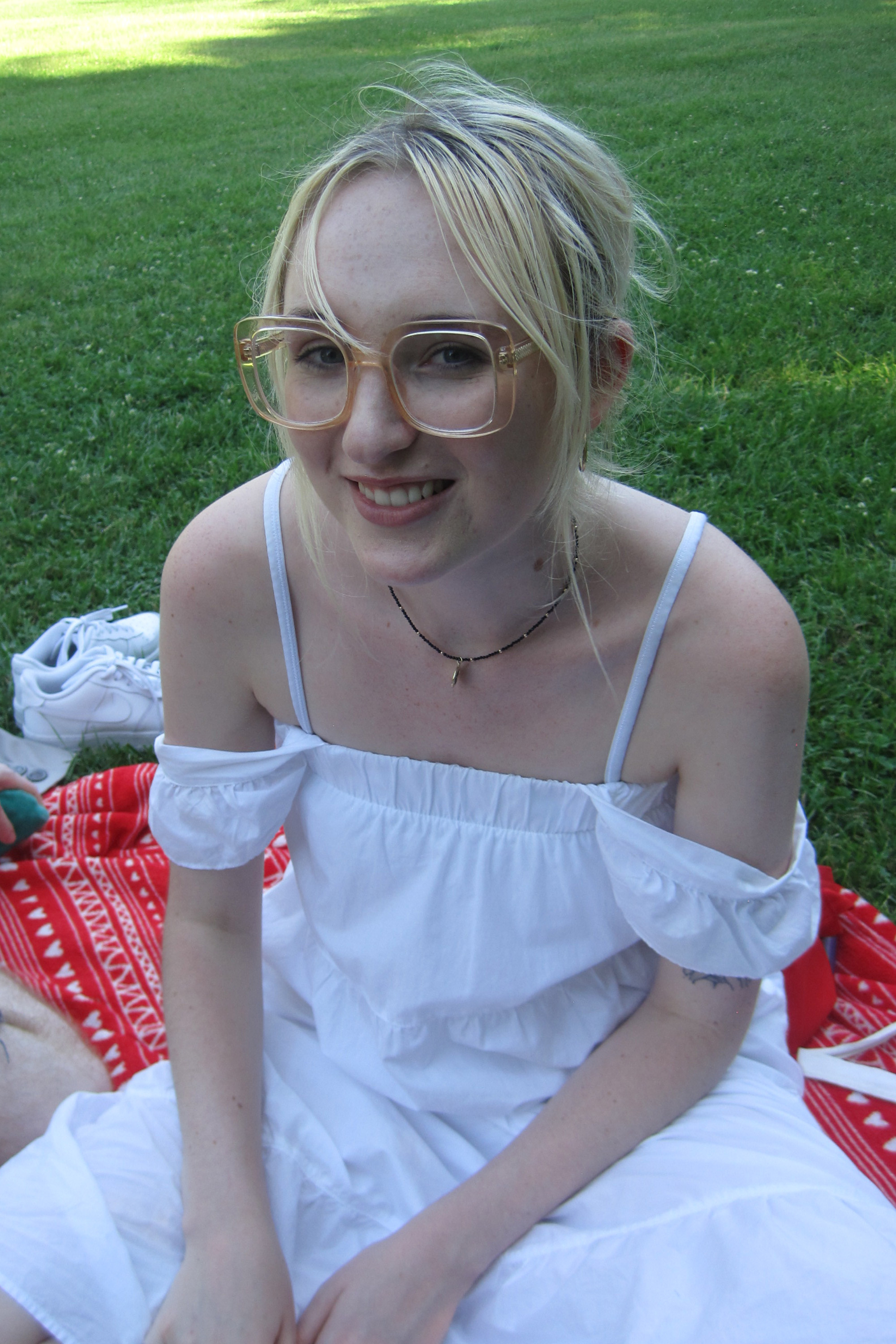 Hannah Panov backdrop