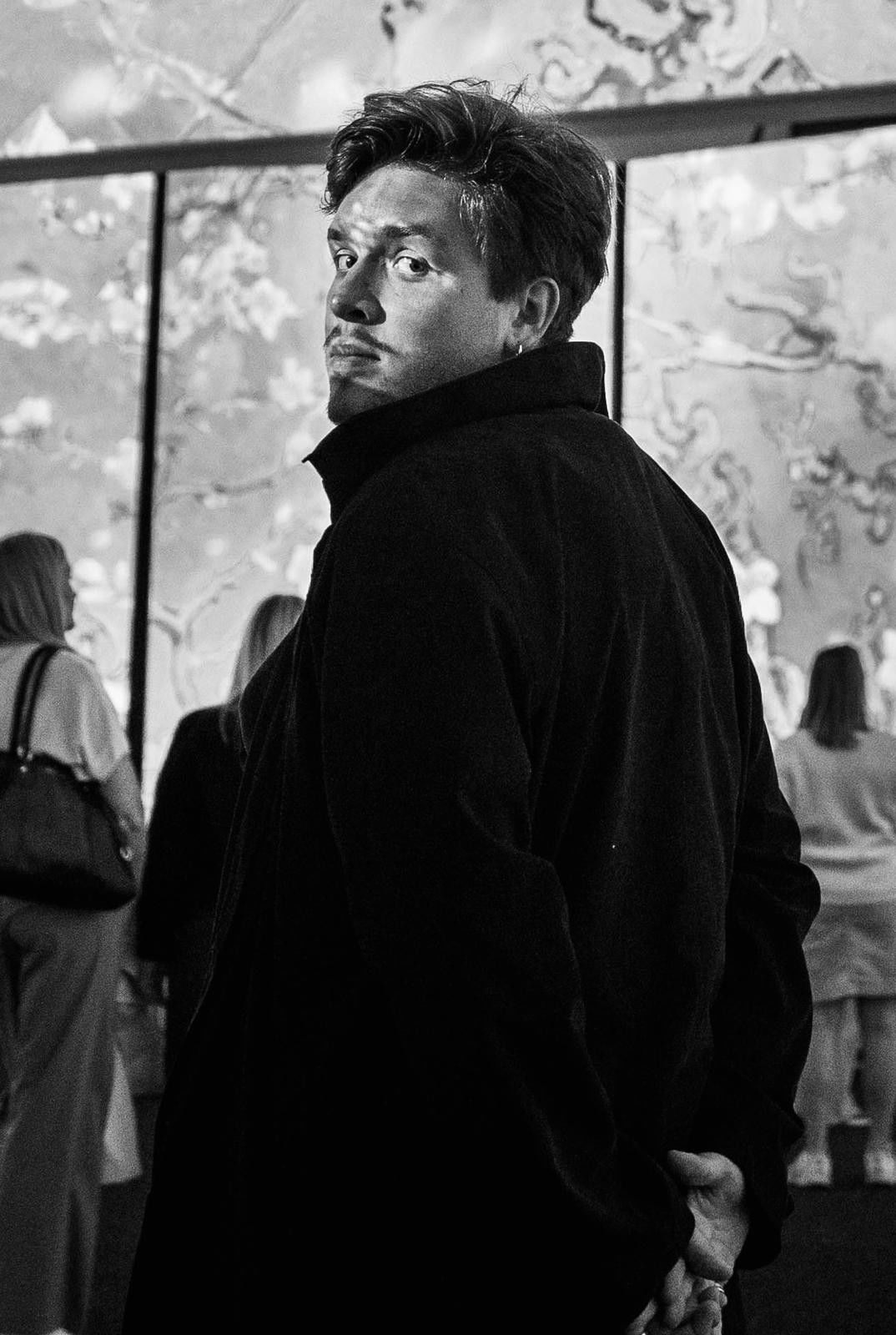 Maros Pulscak backdrop