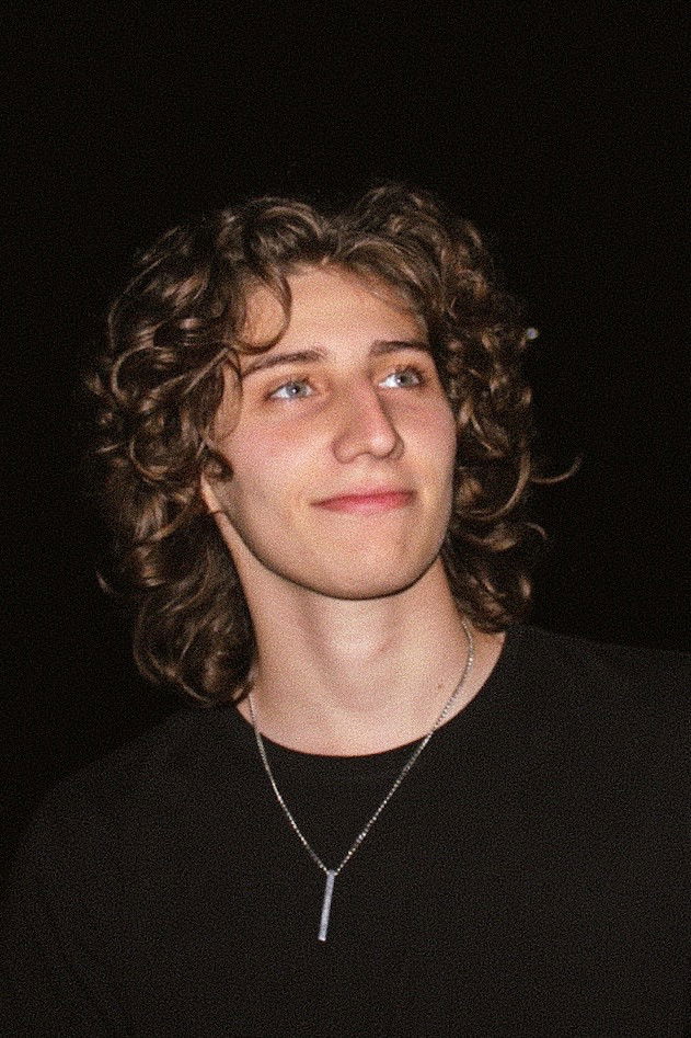 Vinicius Bresser backdrop