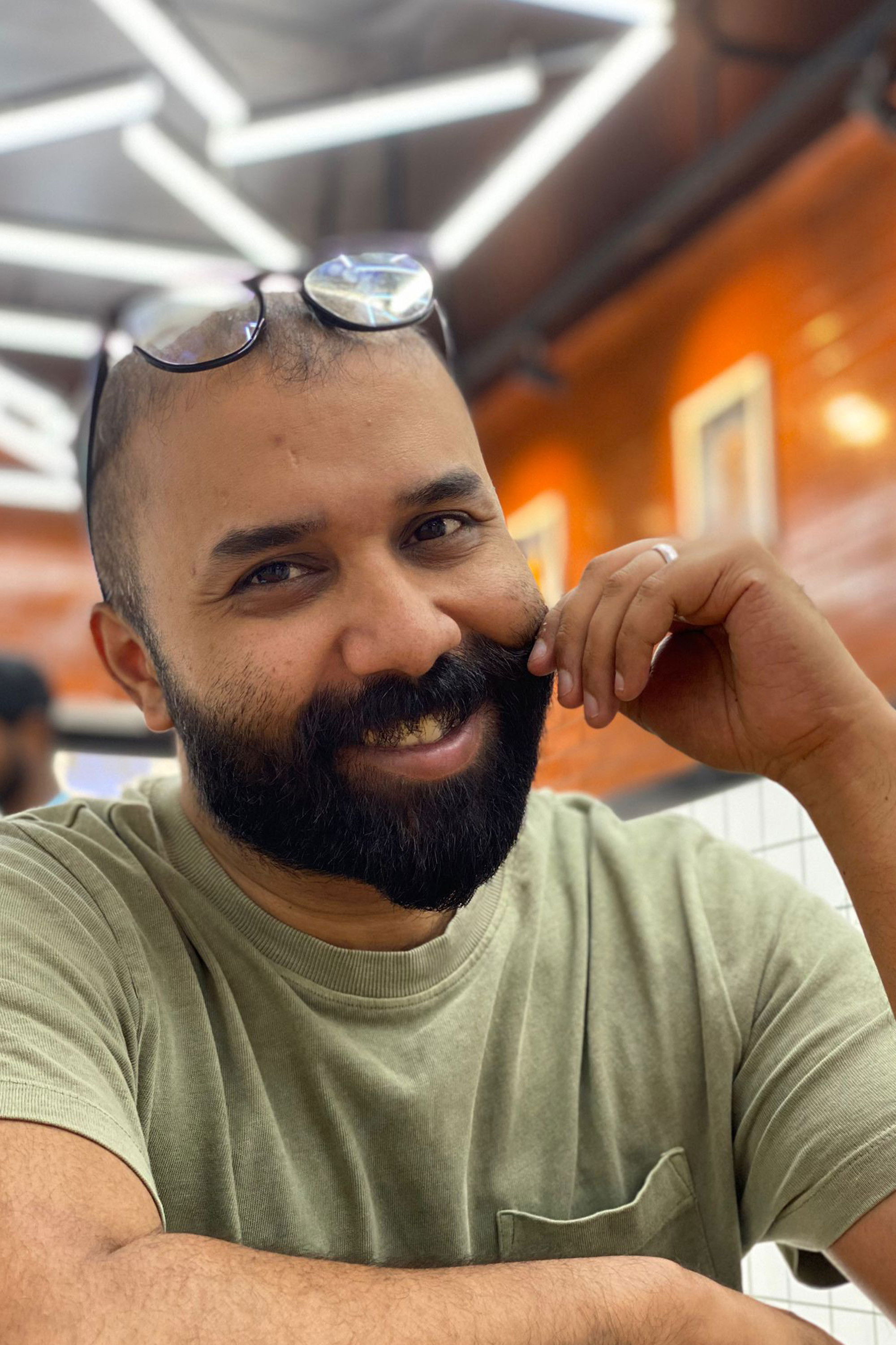 Abid Shamim backdrop