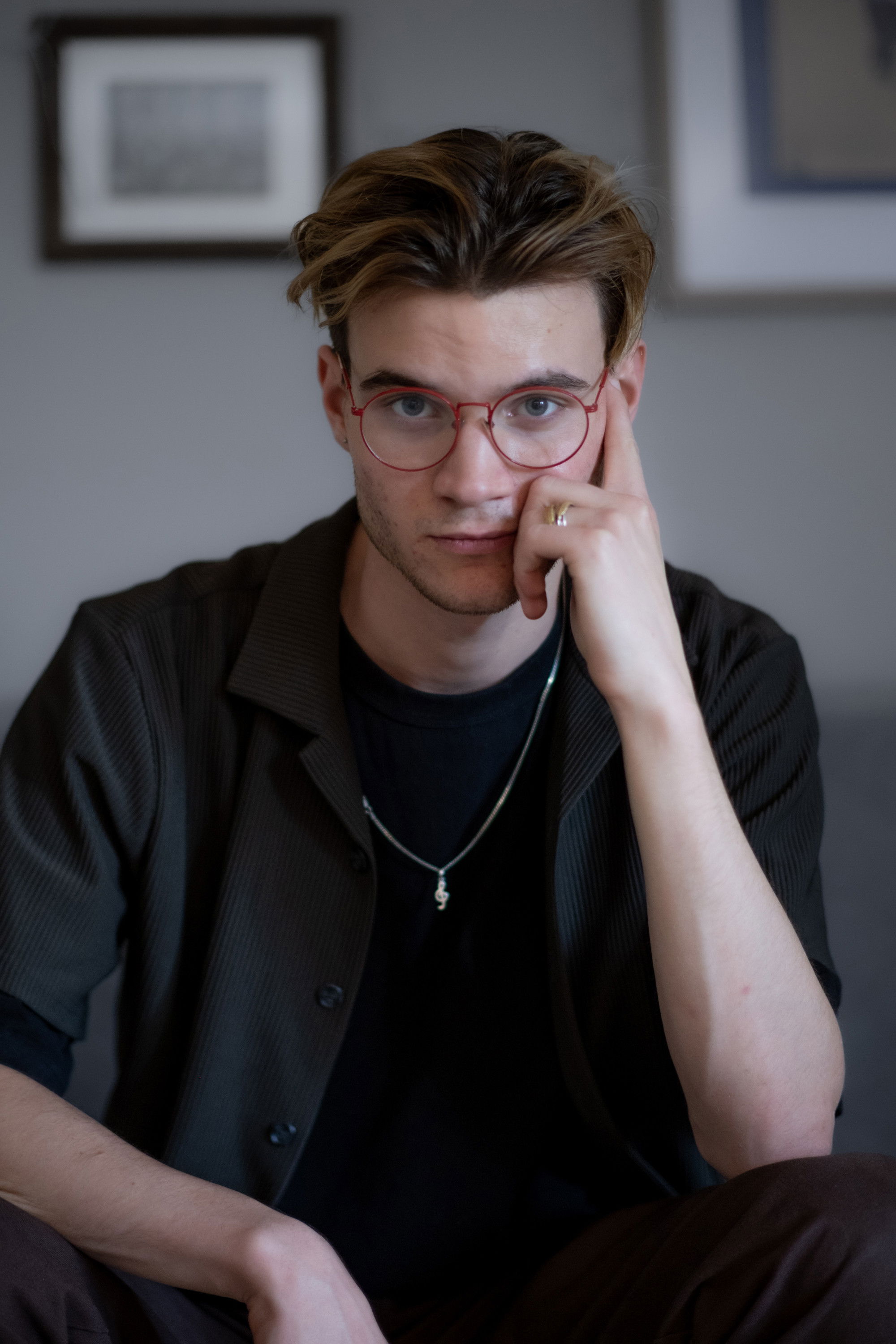 Felix Clayton backdrop