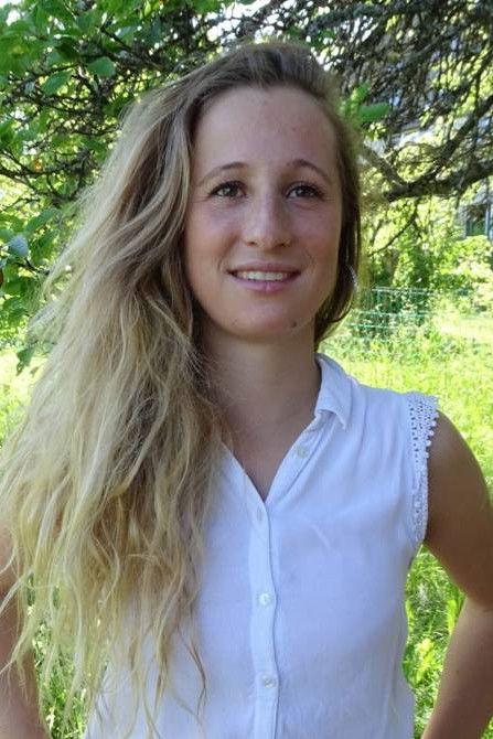 Leïla Thévoz backdrop