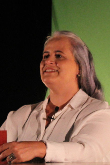 Janaina Valente backdrop