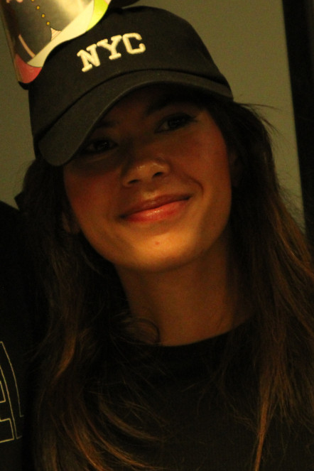 Amanda Peixoto backdrop