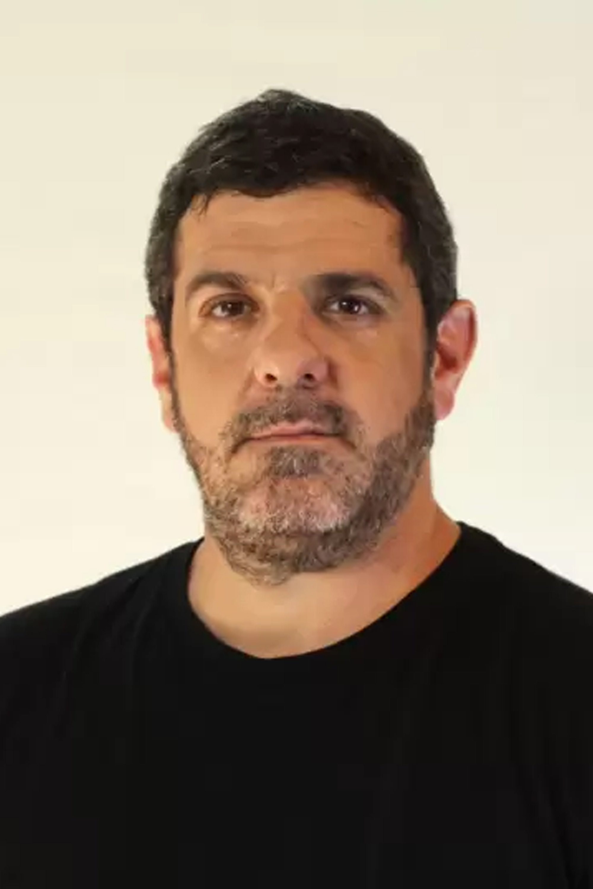 Gonzalo Arias backdrop