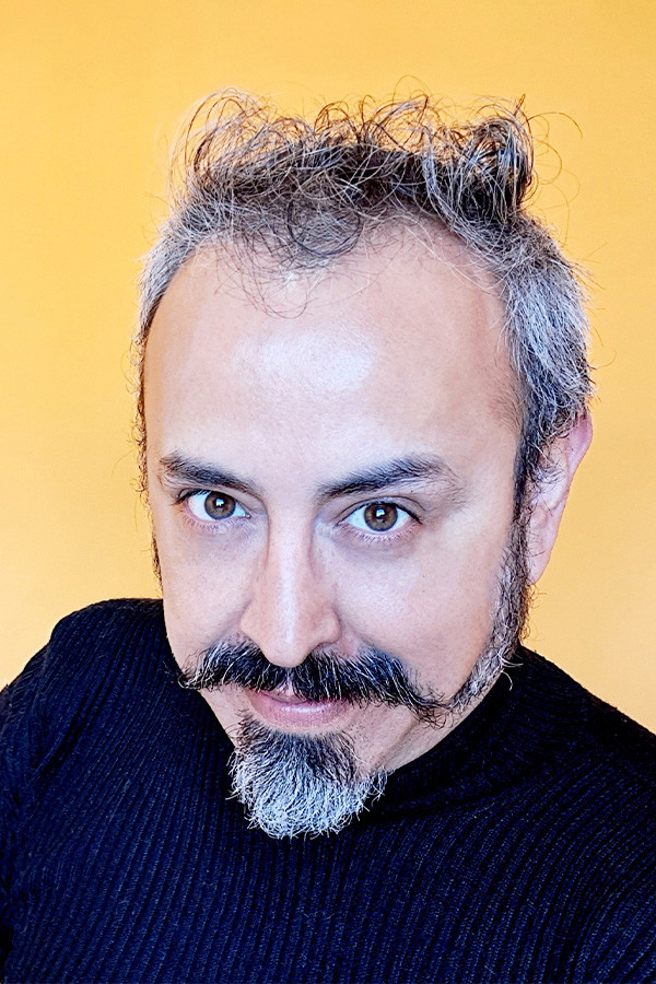 Alejandro Gonzáles Romero backdrop