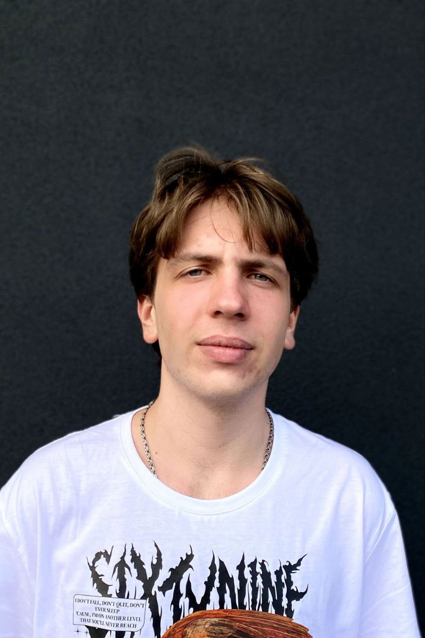 Danya Chernov backdrop