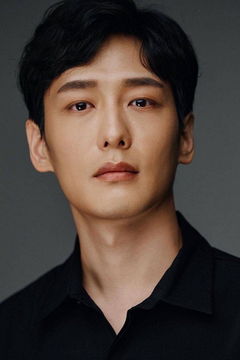 Hwang Won-gyu backdrop